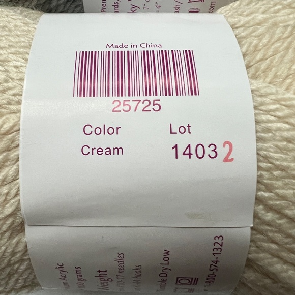 3 Knit Picks Brava Yarn Bulky Cream Grey Dark Blue Acrylic 100 g ea 136 yds New - Picture 4 of 6